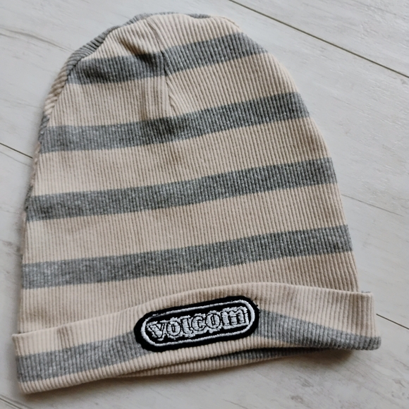 VOLCOM NEW Raglan Crewneck Sweatshirt,Sweatpants & Beanie - Picture 8 of 15